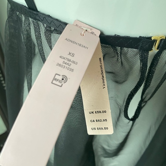 Victoria’s Secret Set - Picture 3 of 6